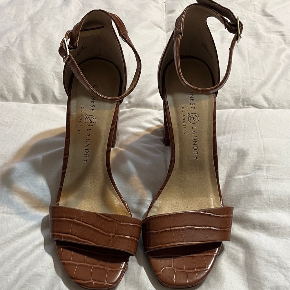 Chinese Laundry Tan Croc-Embossed Heels